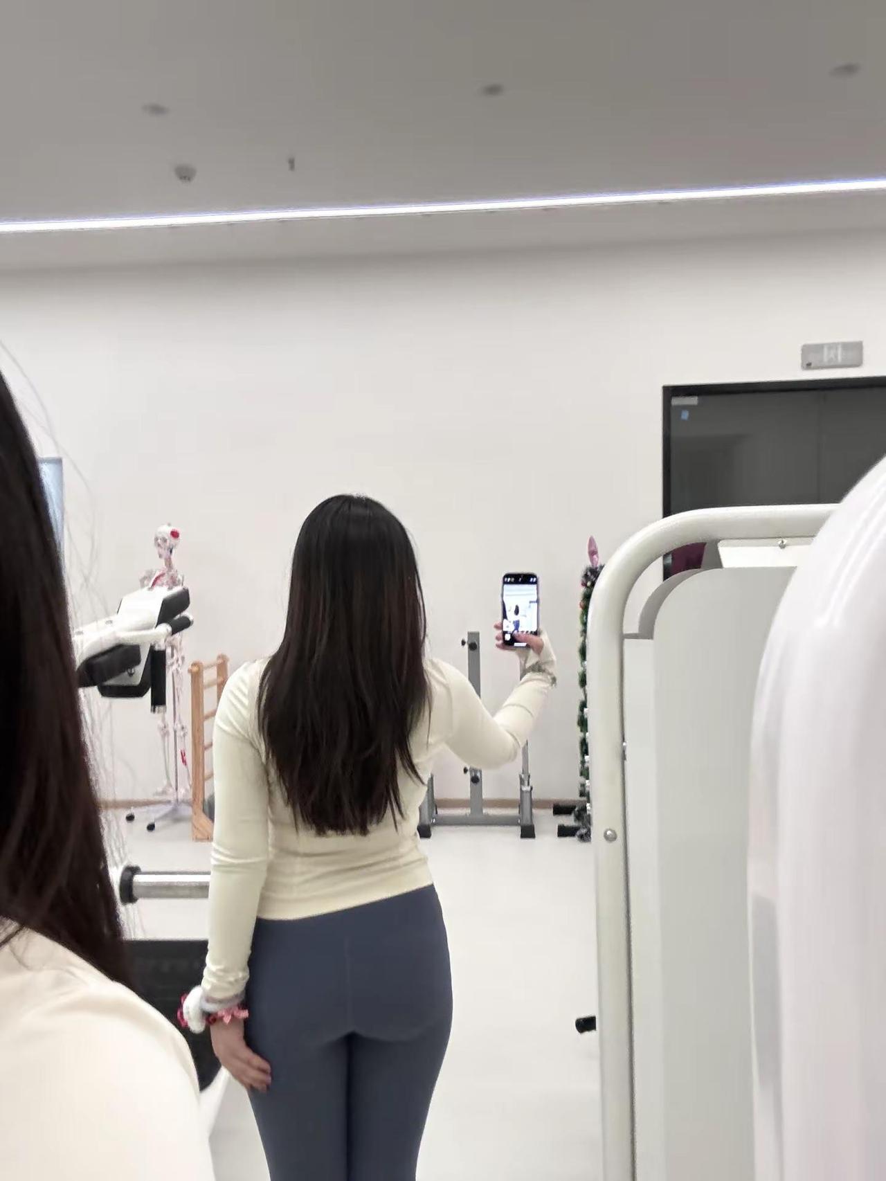 生活不断捶打我，我将变得Q弹可口 健身 健身穿搭