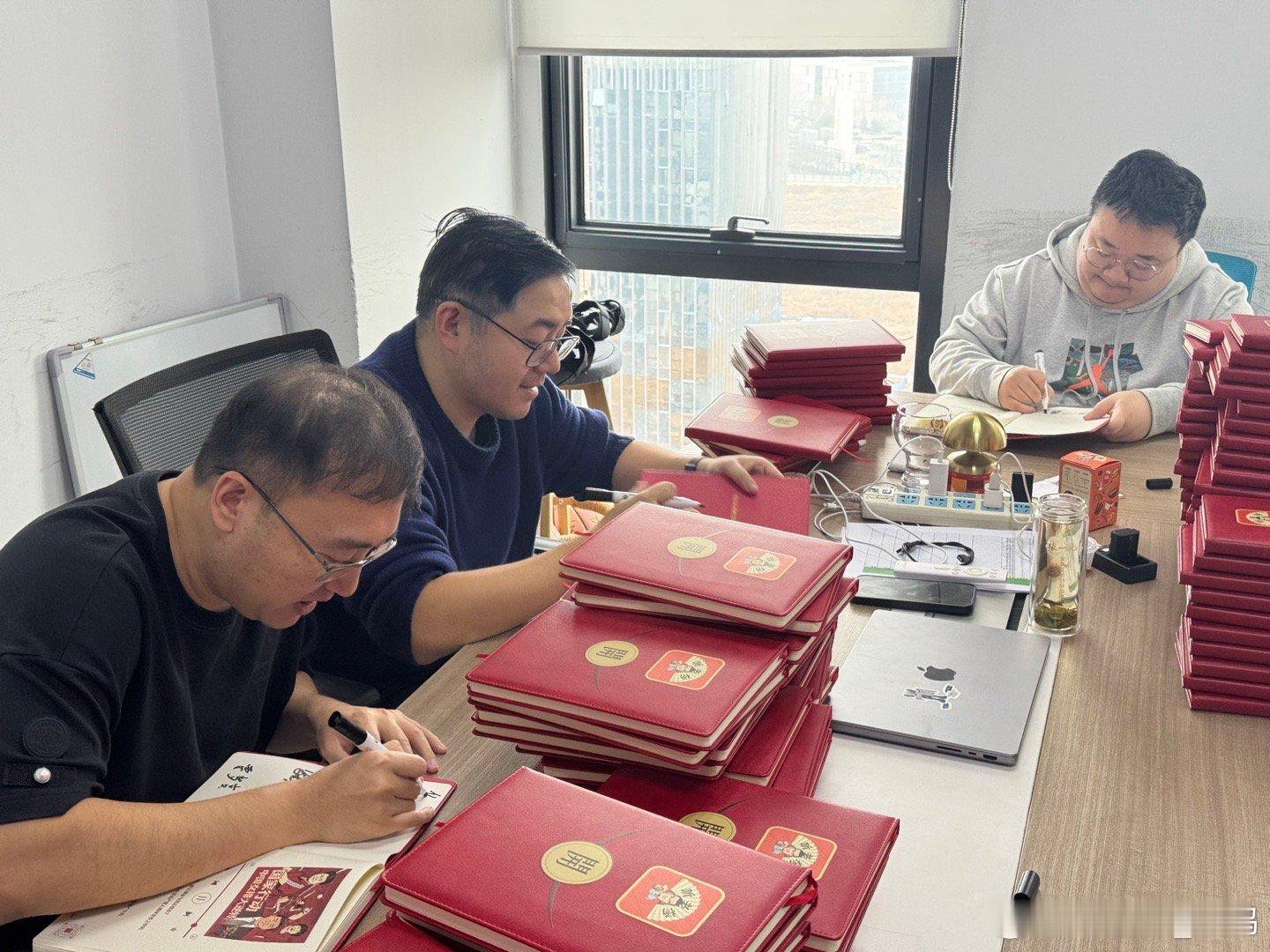 坏，签名签得连自己名字都不会写了... 