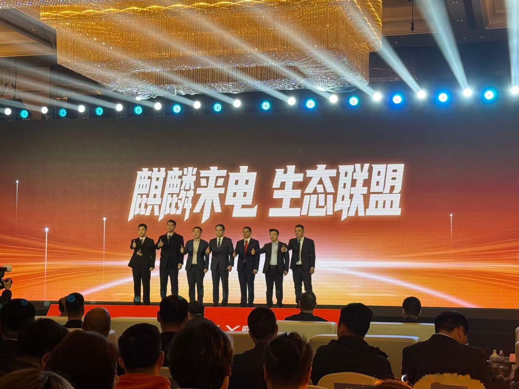 胖哥汽车频道 奇瑞旗下全新皮卡车型——威麟R08 EV上市。新车共推出6款车型，