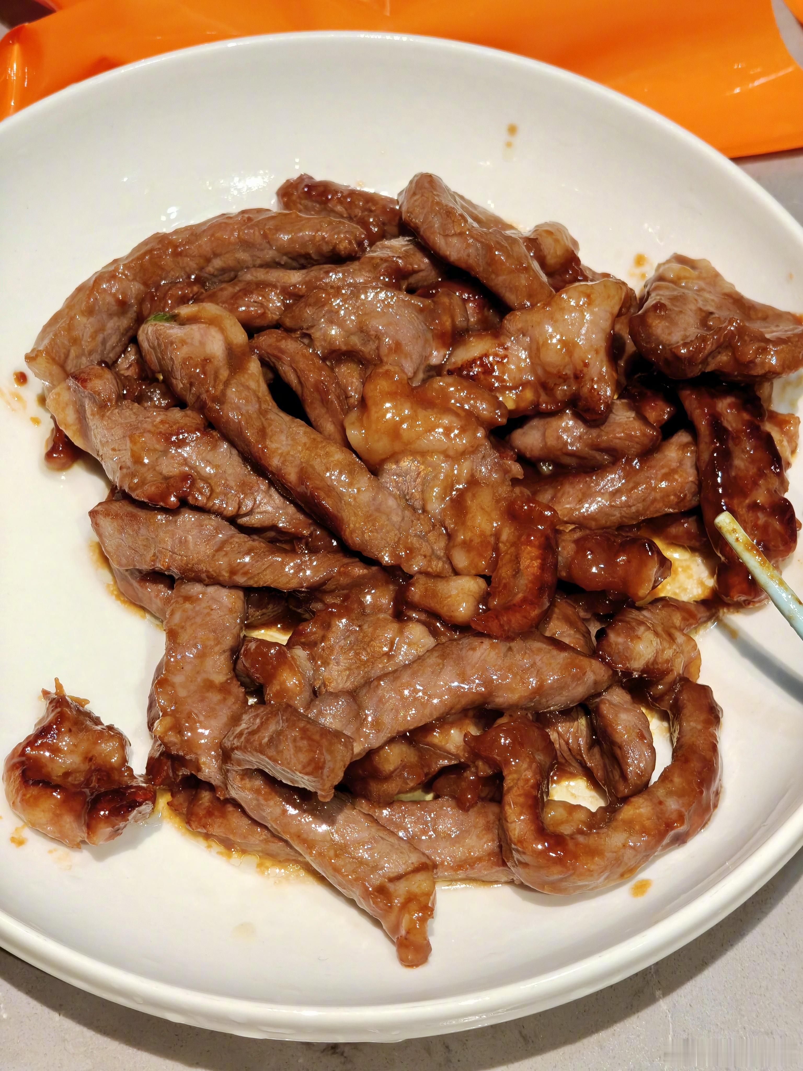 吃肉吃肉，补充蛋白质。最近看到好多网友评论说丫的我又胖回来了，熬夜所致，下周开始