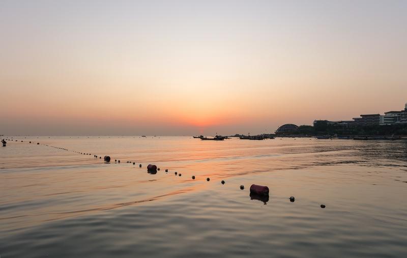 上联：西山观月落，邀对下联东山看日出