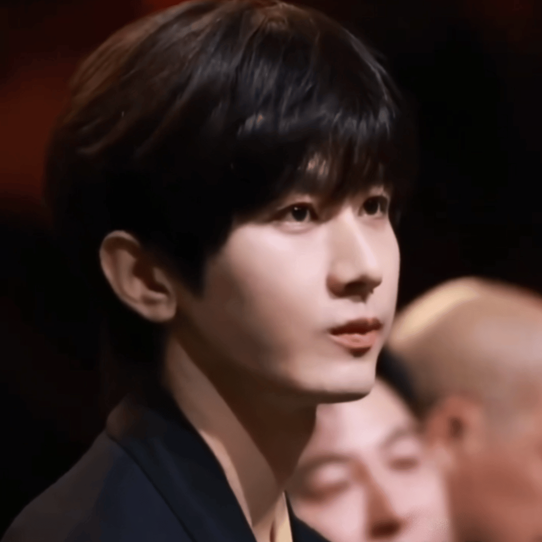 一组小咪挠下巴合集是不是胡子又扎人啦成毅