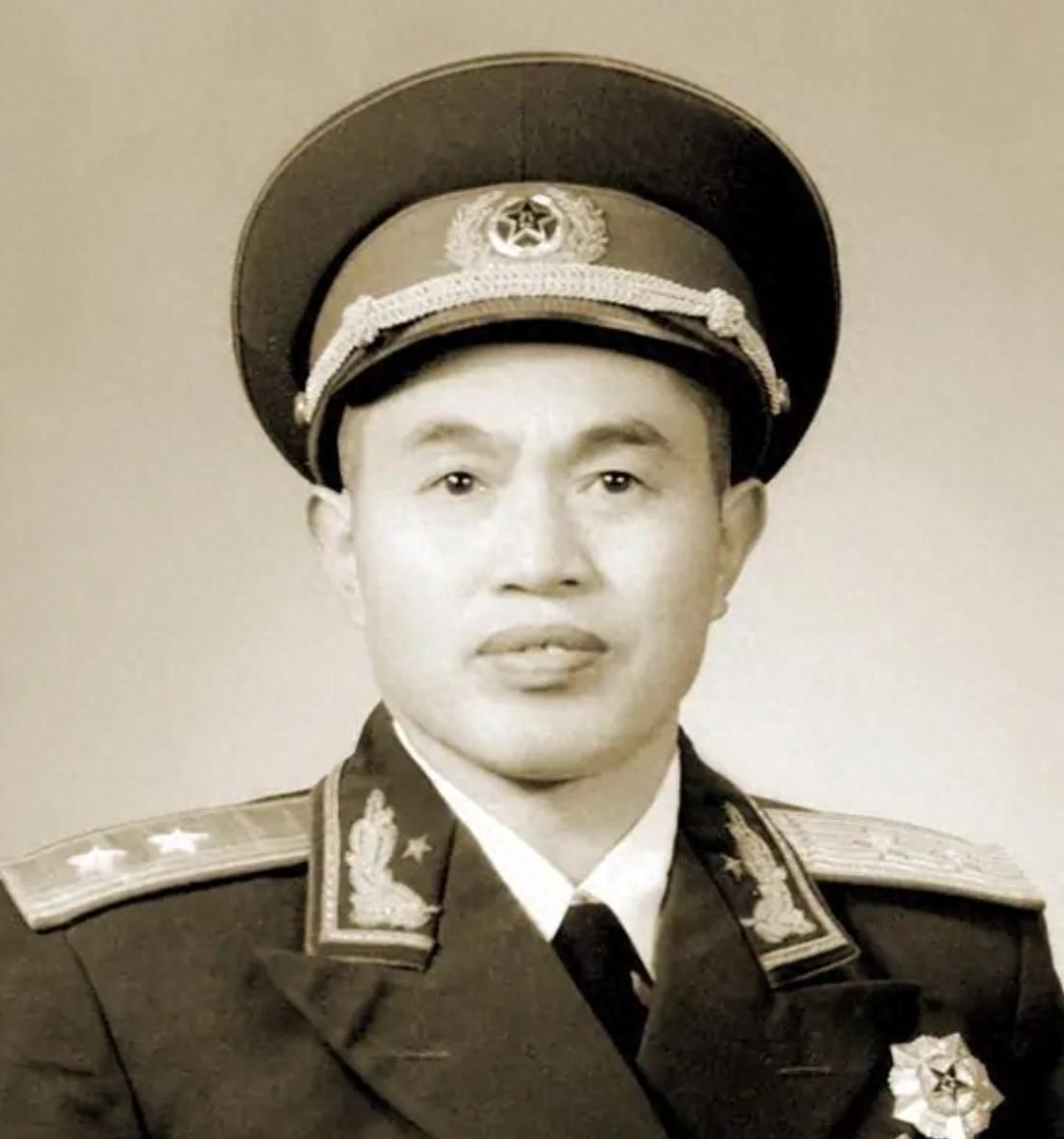 1955年毛主席听说皮定均将被授予少将军衔，皱眉质疑：为何总是让踏实肯干的人吃亏