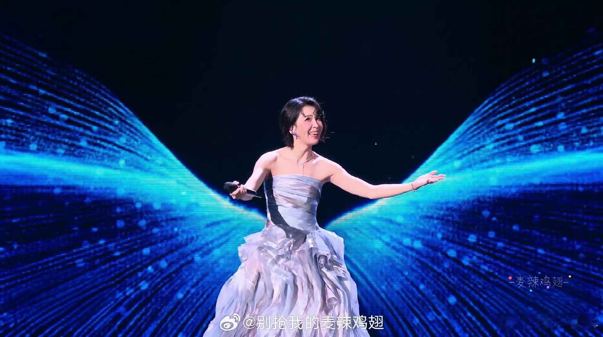 曾沛慈一个人想着一个人怀旧感2026青春芒果夜 再次听见曾沛慈唱起这首老歌，瞬间