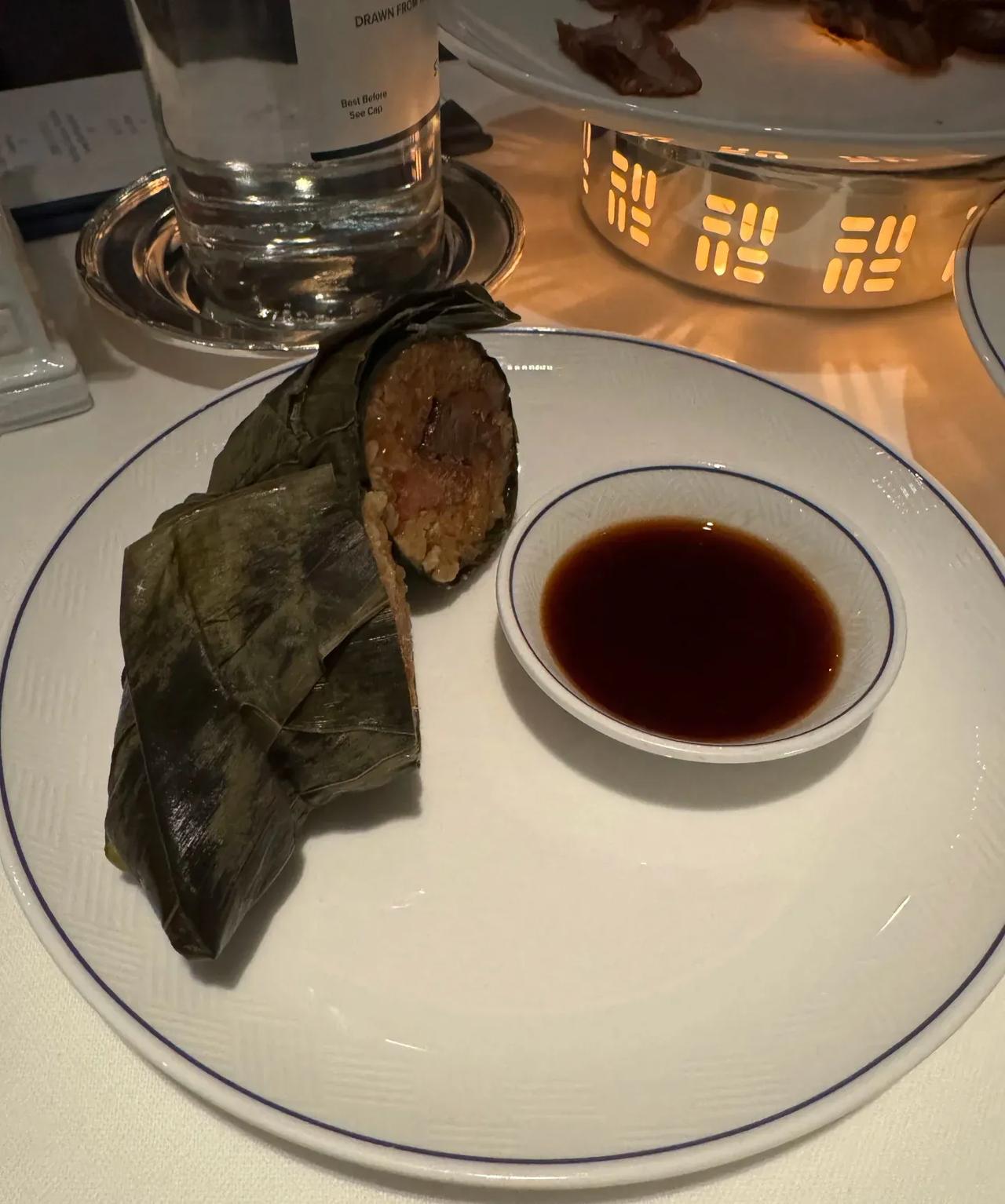 原来上流社会的粽子也是要沾糖的，才知道国外也有端午节。

李湘成了我了解上流社会
