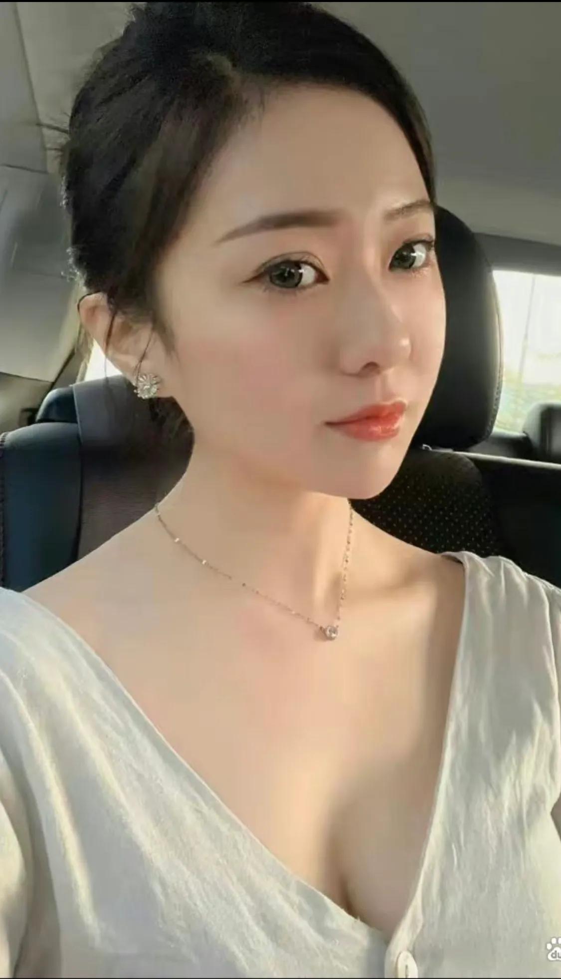 两个人频繁的吵架或互怼，这不是爱，是劫！
偶尔夫妻之间吵吵架，然后你哄哄她，她让