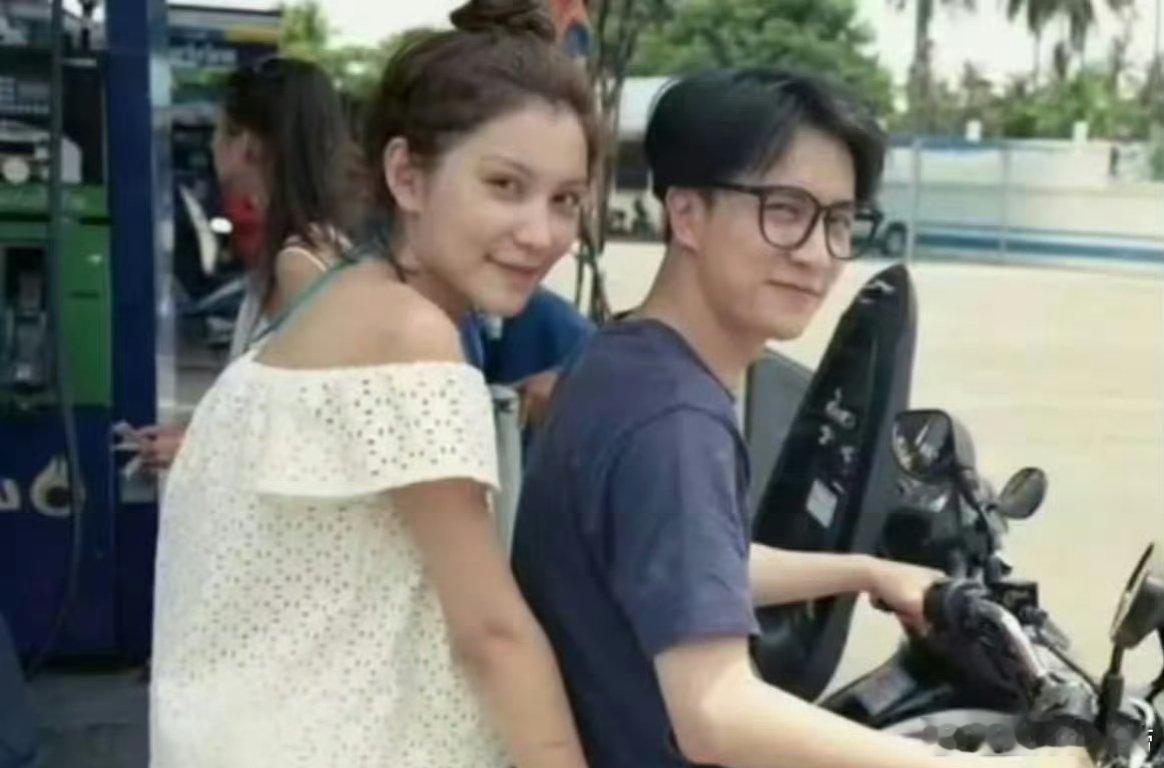 乍一看到热搜，李一桐被刑拘？后来，哦薛之谦他前妻啊。名字太像了… 