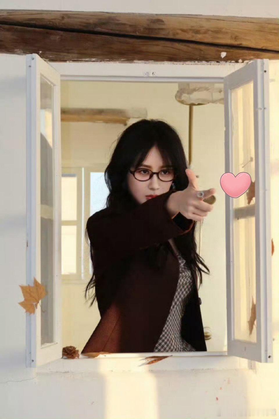 早上好，杨紫向你发送一颗爱心，击中你们了吗？杨紫