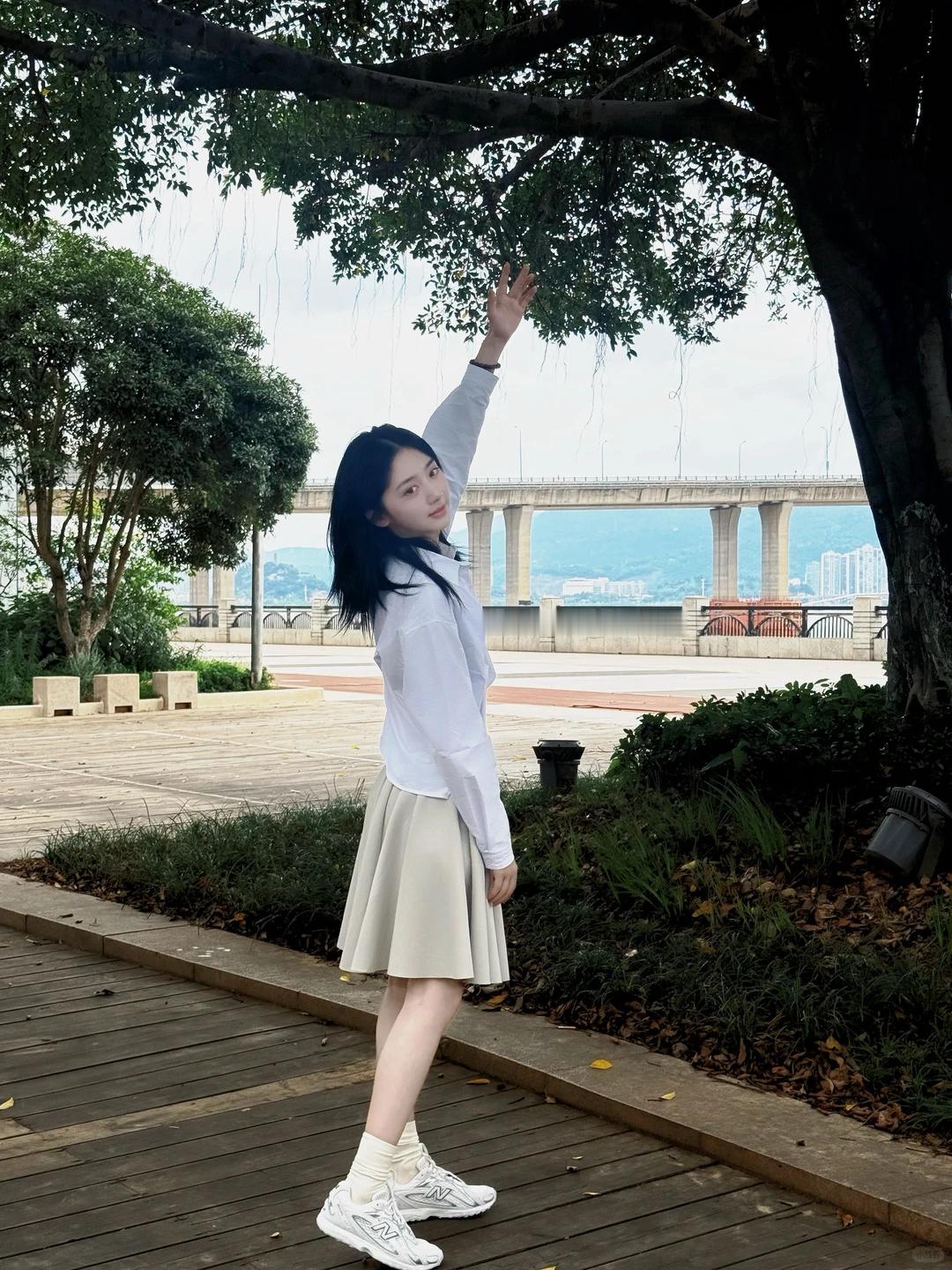 王影璐 THX 王影璐 in Maison Mood短款休闲衬衫王影璐 ﻿ 公关