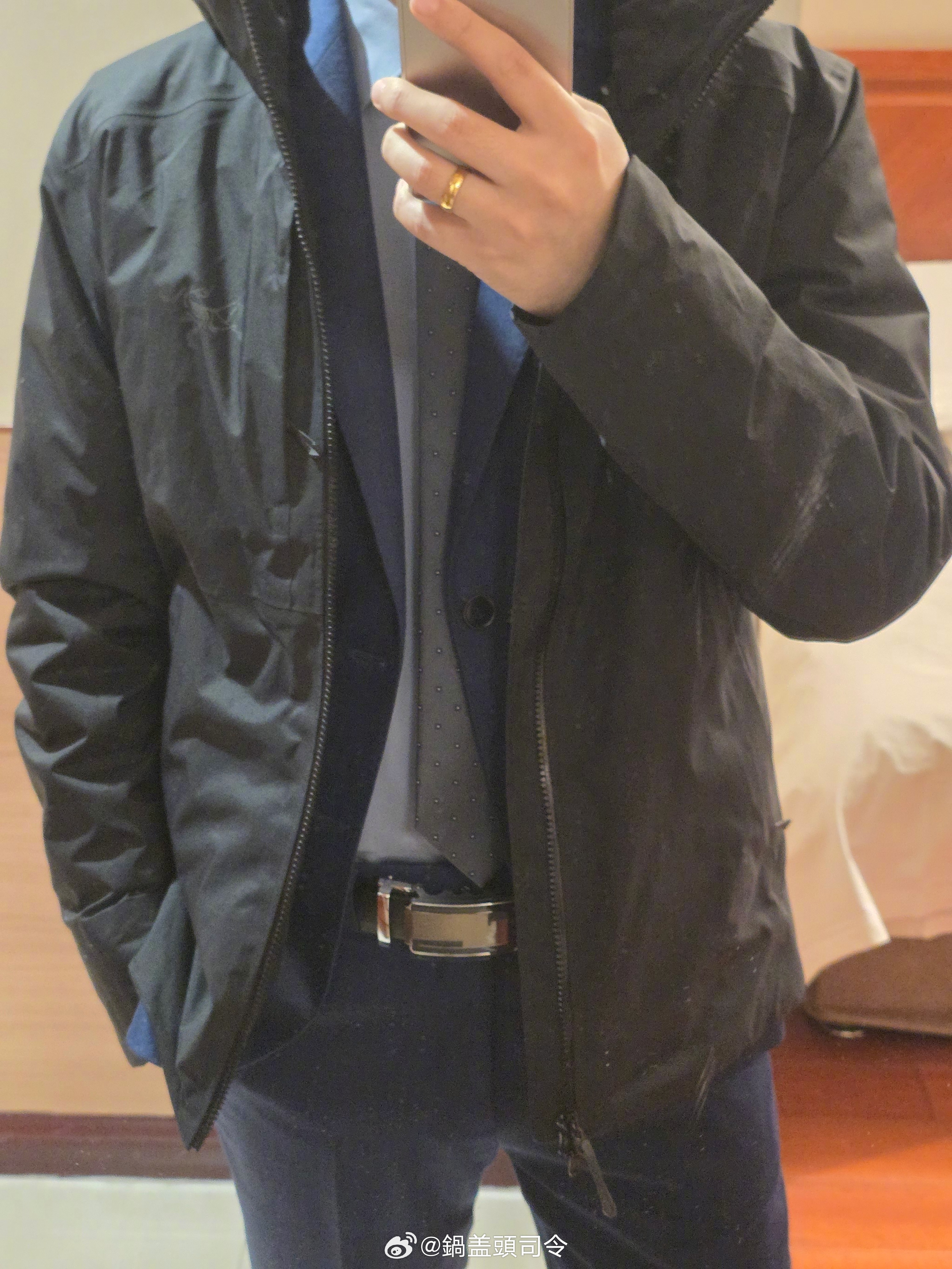 明天去北京出差，结果我又忘记订票了……现在真的需要一位助理了