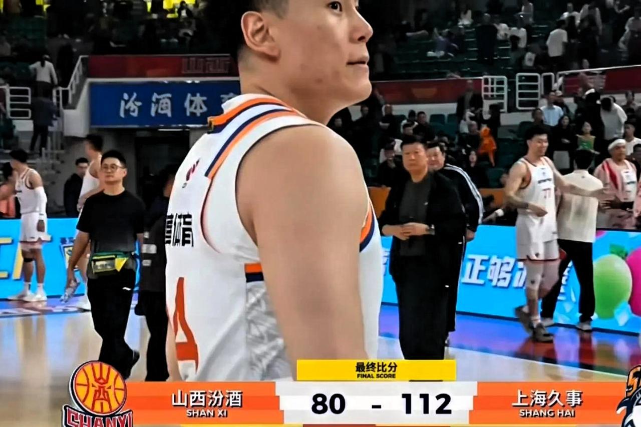 一、核心取胜逻辑：三分雨+防守锁死，全场压制
 
- 外线火力碾压：全场命中21