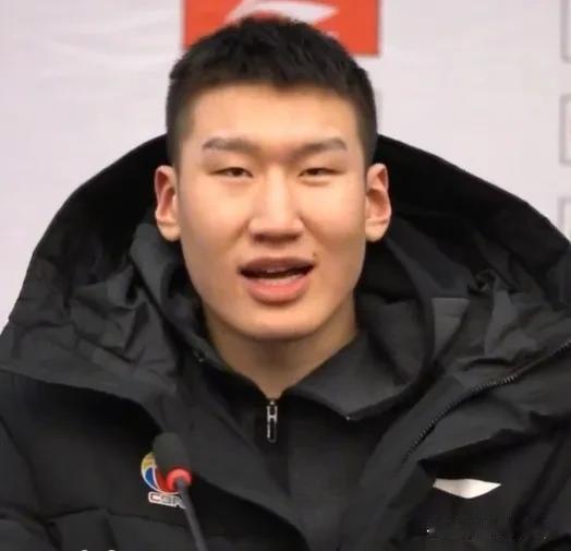 李炎哲首秀20分钟25分5篮板！赛后接受采访感谢郭士强指导。

新疆轻取浙江的比