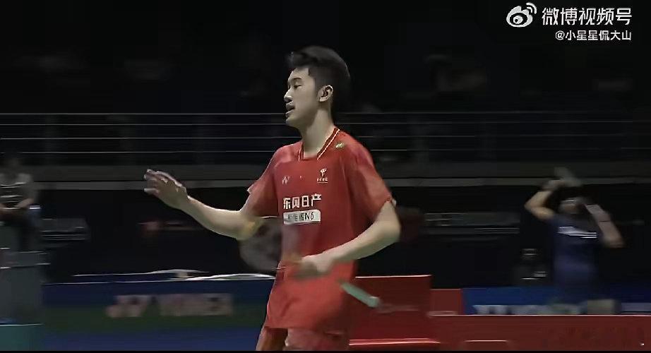 胡哲安🇨🇳晋级2026年马来西亚羽毛球大师赛男单八强[笑哭]！这是胡哲安首进