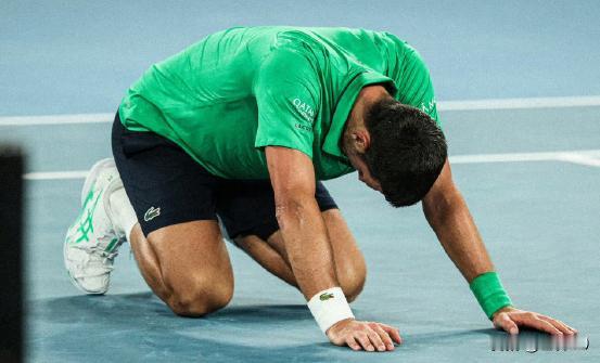 别扯什么休息多占便宜，竞技体育，会调整、能续航、扛得住关键局才叫本事。德约没违规