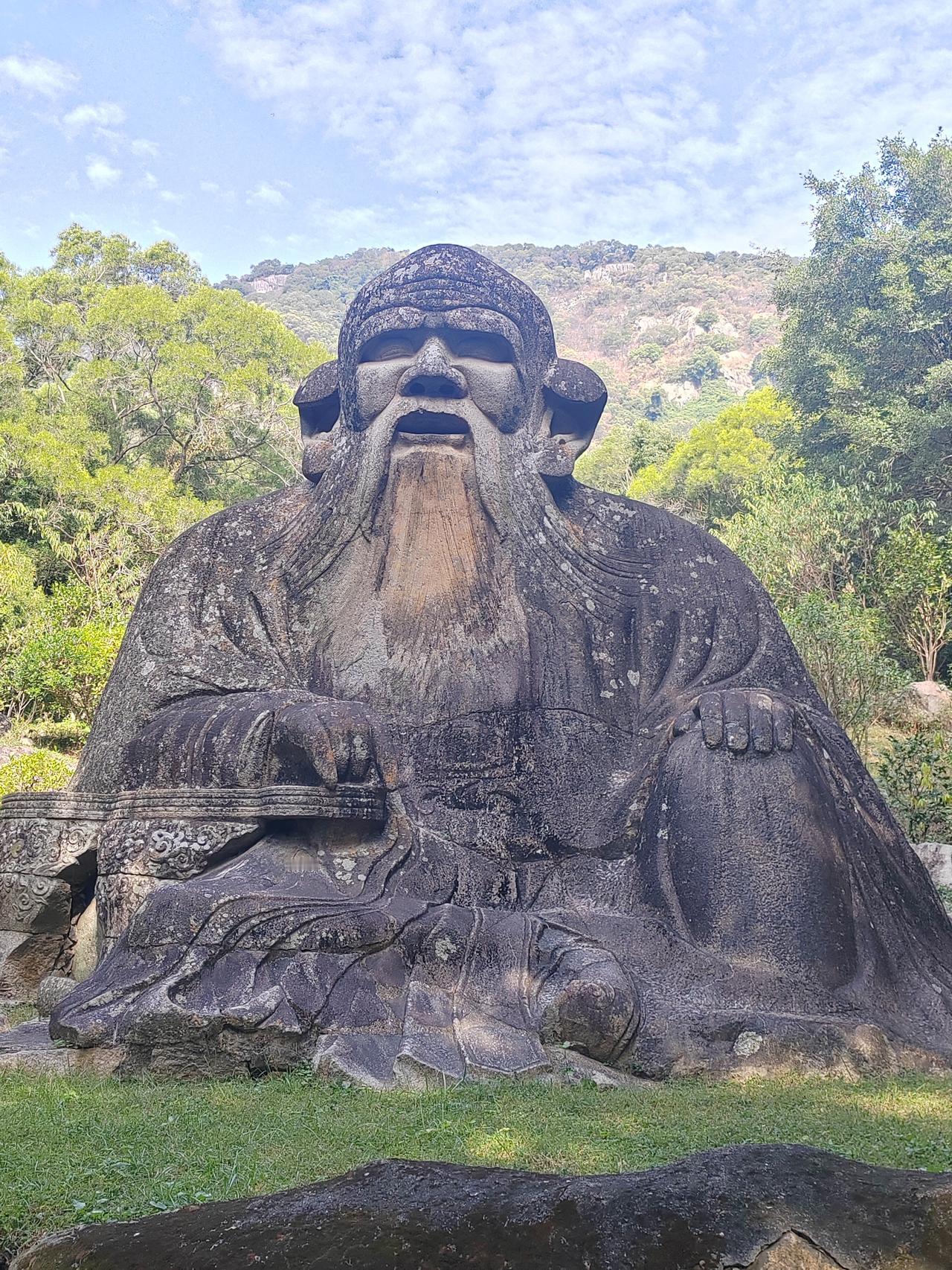 若得一日闲，山中品千年！今上午终于到了清源山，景幽山美，历史文化厚重！