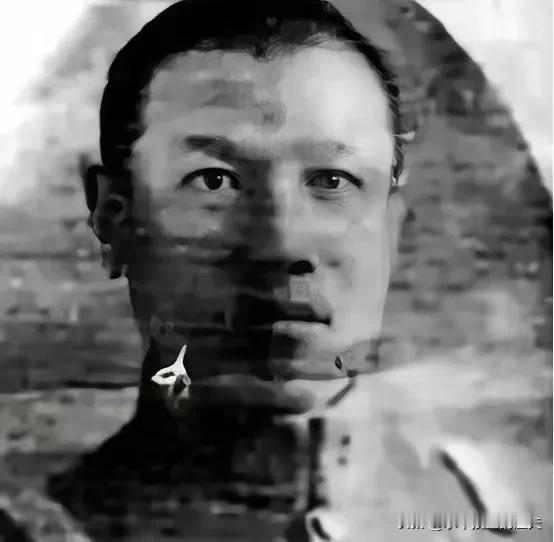 1946年8月26日，特务姜鹏飞被捕，姜鹏飞被擒后，我方有意将地下党佟琦和姜鹏飞