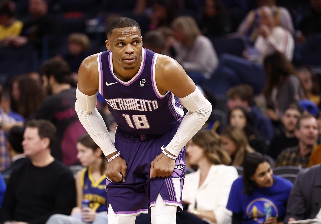 过去4场比赛，威少场均砍下22.5分4篮板7.8助攻，投篮命中率55.2%，三分