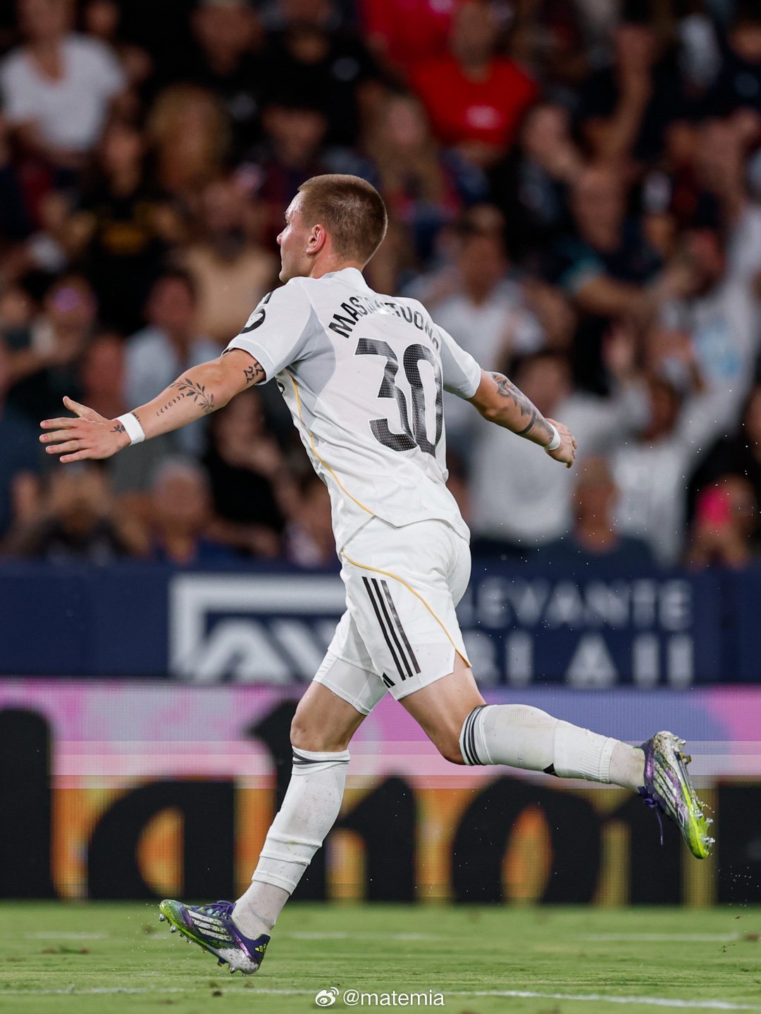 18岁的成熟和情商🇦🇷 弗朗哥·马斯坦托诺：“我正在适应，我能为皇马贡献更多