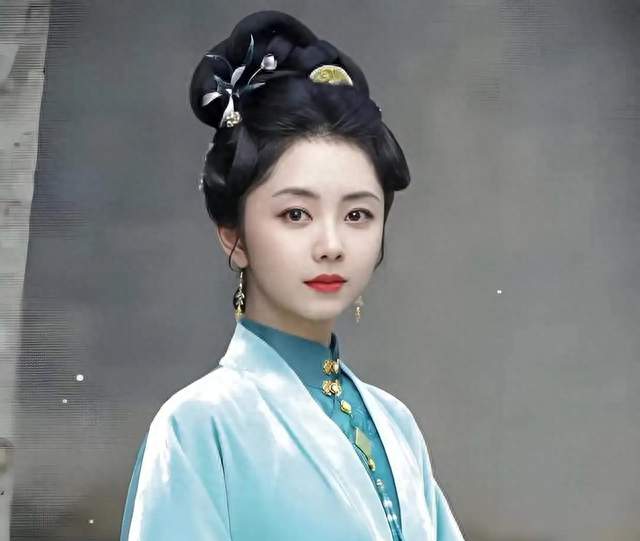 谭松韵《兰香如故》热度登顶，剧集口碑两极引发激烈讨论