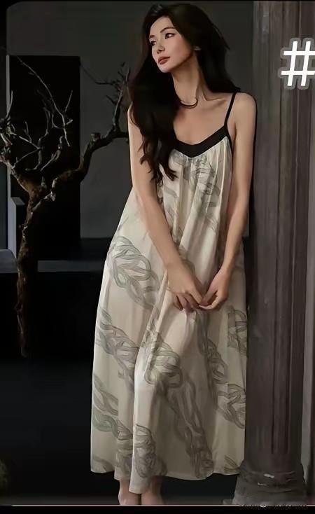 曾主任同款睡衣竟然趁势火热。网店宣传为了挣钱无可厚非，那么多消费者配合买单又是怎