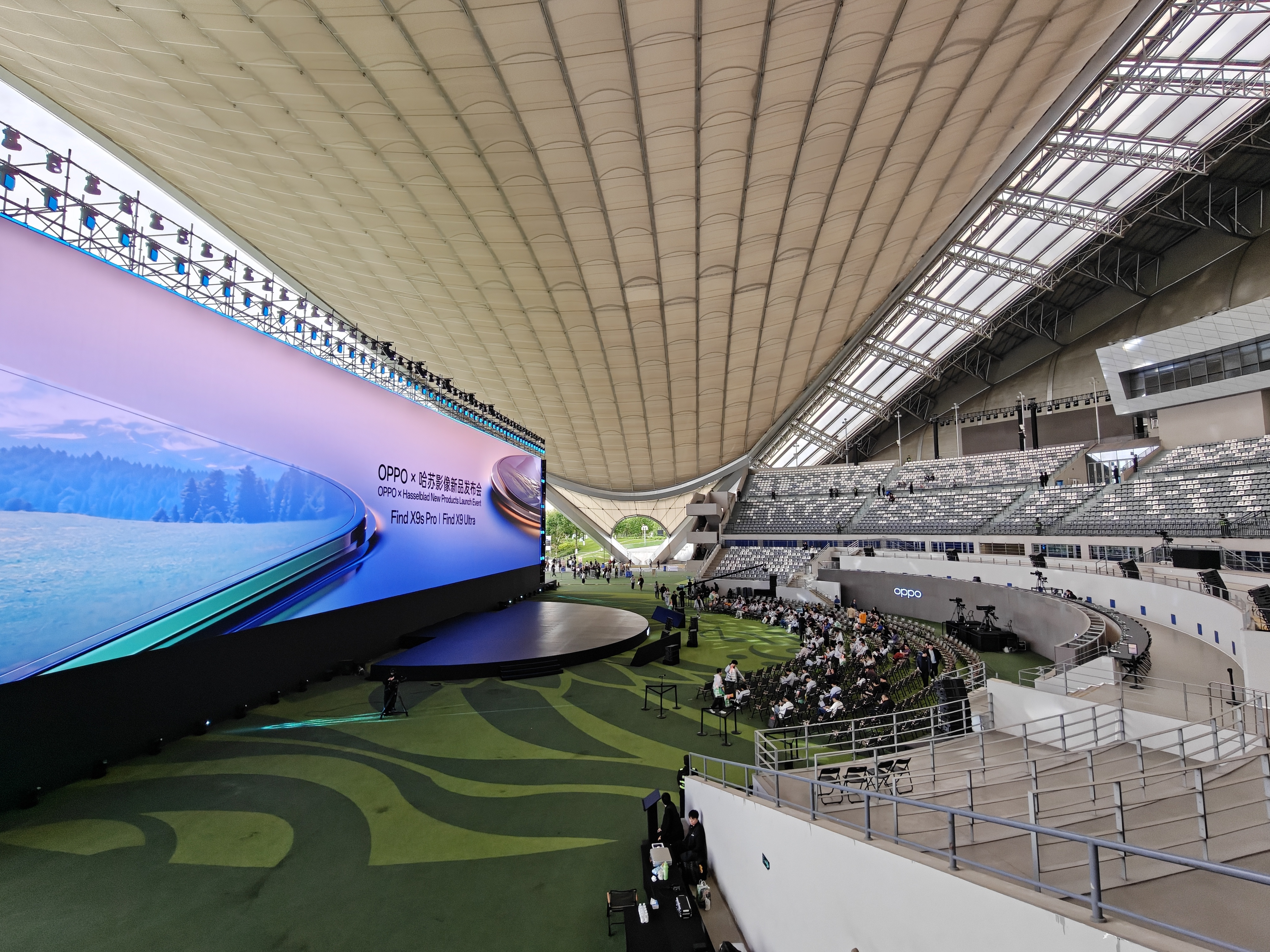 进OPPO Find X9 Ultra发布会现场了，OPPO挺贴心的，今天天气不