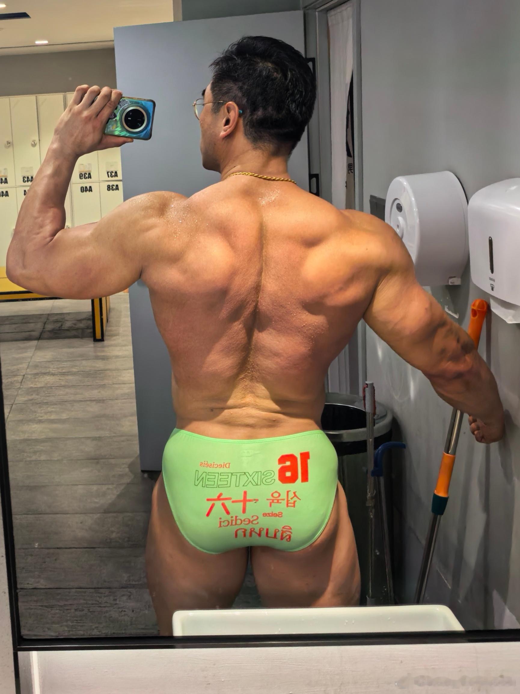 白连夜连白班后练了背，凑合看吧[微笑] ​​​