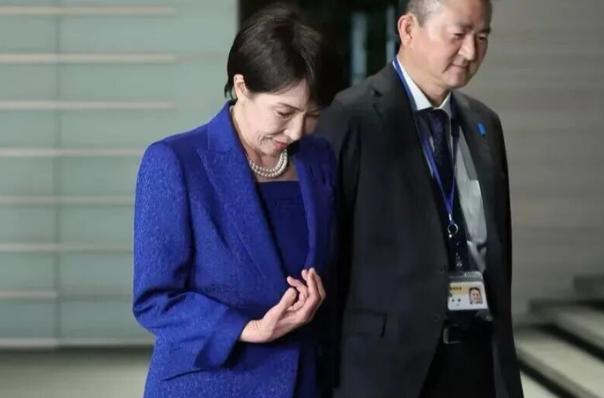 高市早苗病情恶化紧急送医，如果再严重，或连上厕所都无法自理

据日本《每日新闻》