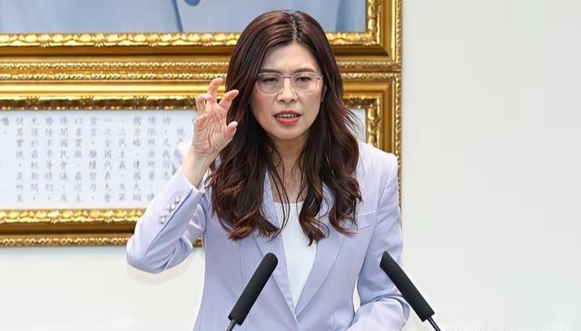 摊牌了，郑丽文接受采访：两岸未来发展必须以和平方式、尊重台湾人民意愿及福祉，不接