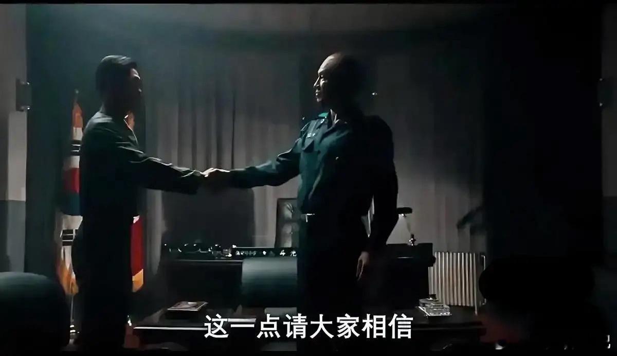 4月28日早评，创业板日线三连阴，从高点最大跌幅3.6%。五日均线拐头向下，对指