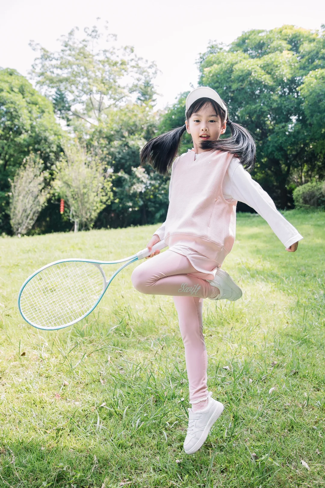 爱运动的女孩都是大长腿～～