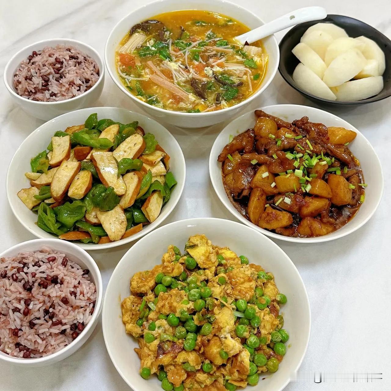 今晚吃饭时，我和儿子说了一番话，他竟然问我，还是他的亲妈吗？
我告诉24岁儿子，