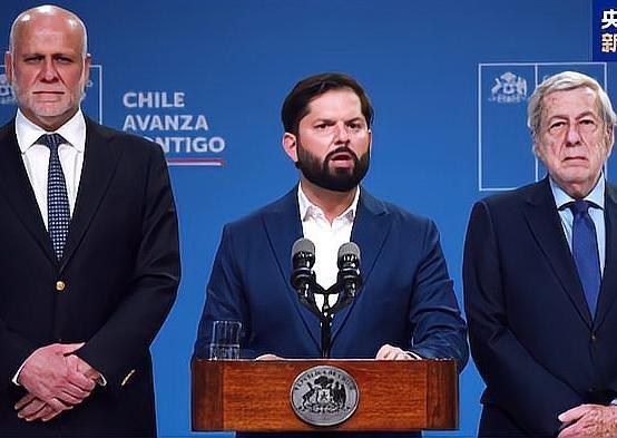 《特朗普“点名”警告后，哥伦比亚三万精锐急赴边境，全国进入最高战备》

最新情报