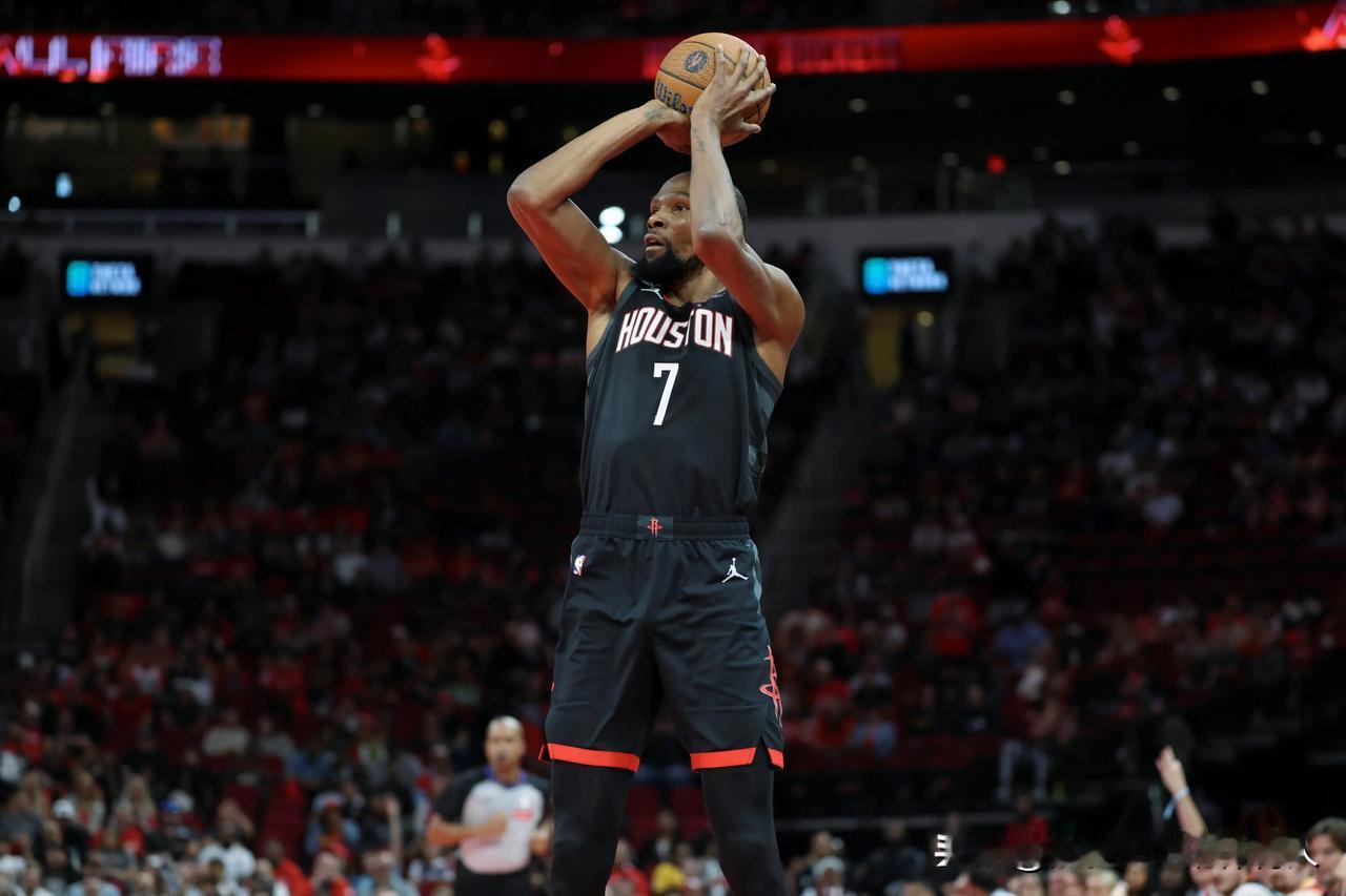 这两位球员谁是你心目中的今日最佳
马尔卡宁47分7篮板2助攻2抢断2盖帽
杜兰特