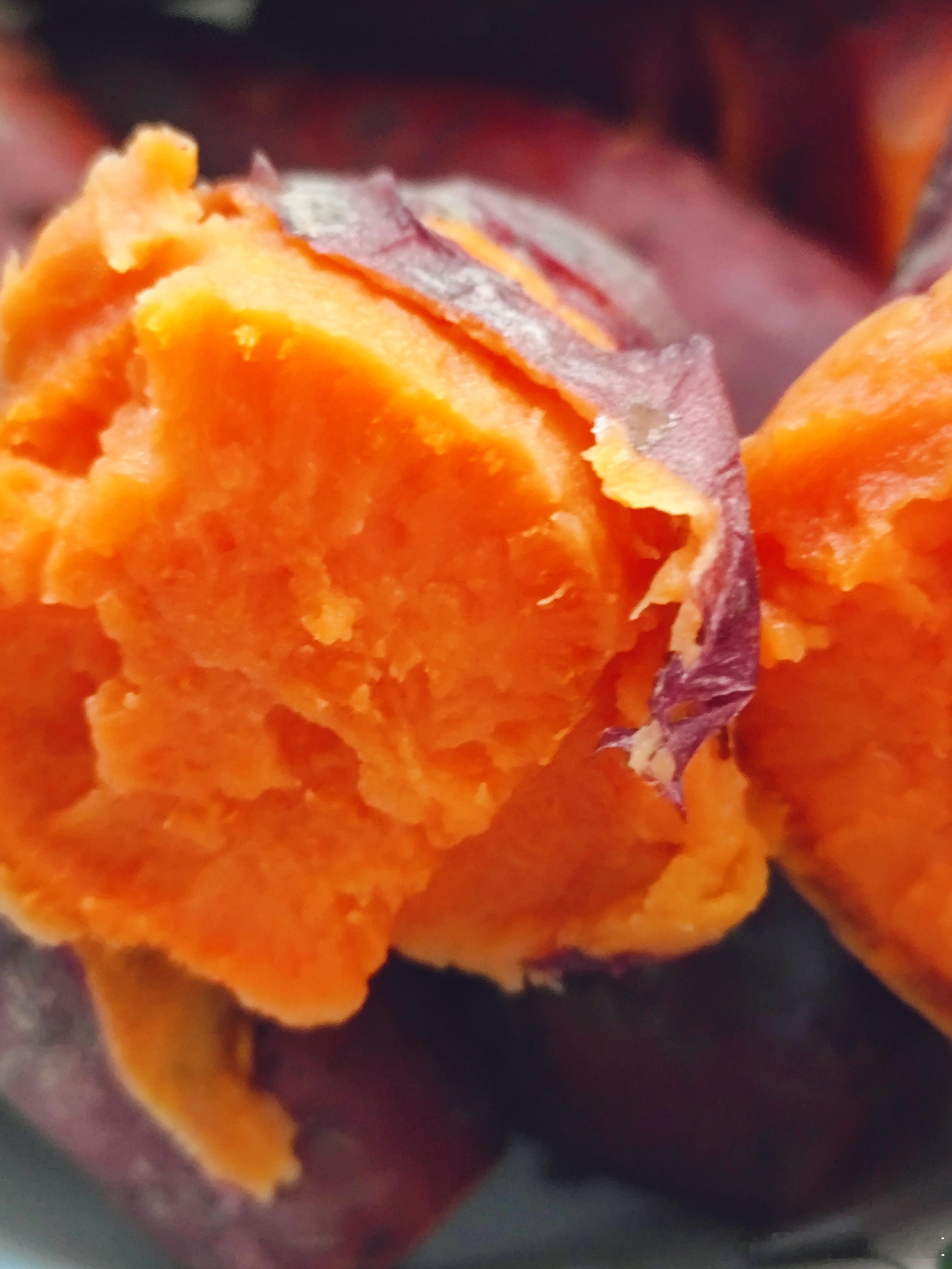 面甜面甜的红薯哇😯！！！好好吃！！！ 