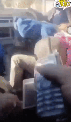 叙利亚极端武装抓了一大批年轻库尔德女人，已经在开始分配，其实其他阿拉伯女人何尝不