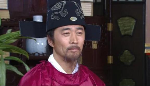 朱元璋想杀刘伯温前夜，马皇后派人送水果给刘伯温，刘伯温打开一看，大惊失色，只见篮