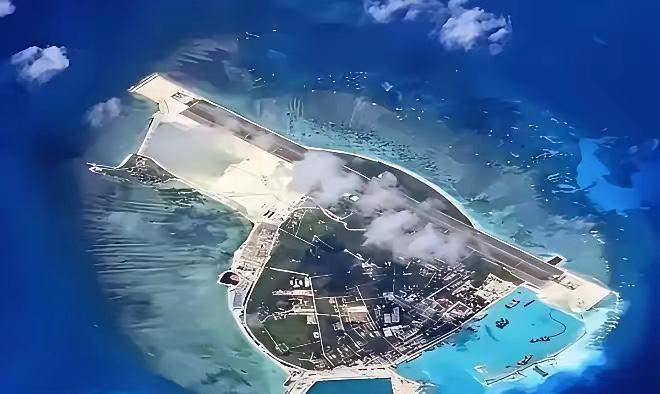 菲律宾警告中国："如果中国还在黄岩岛附近驻扎解放军的话，菲律宾就会联合周边的国家