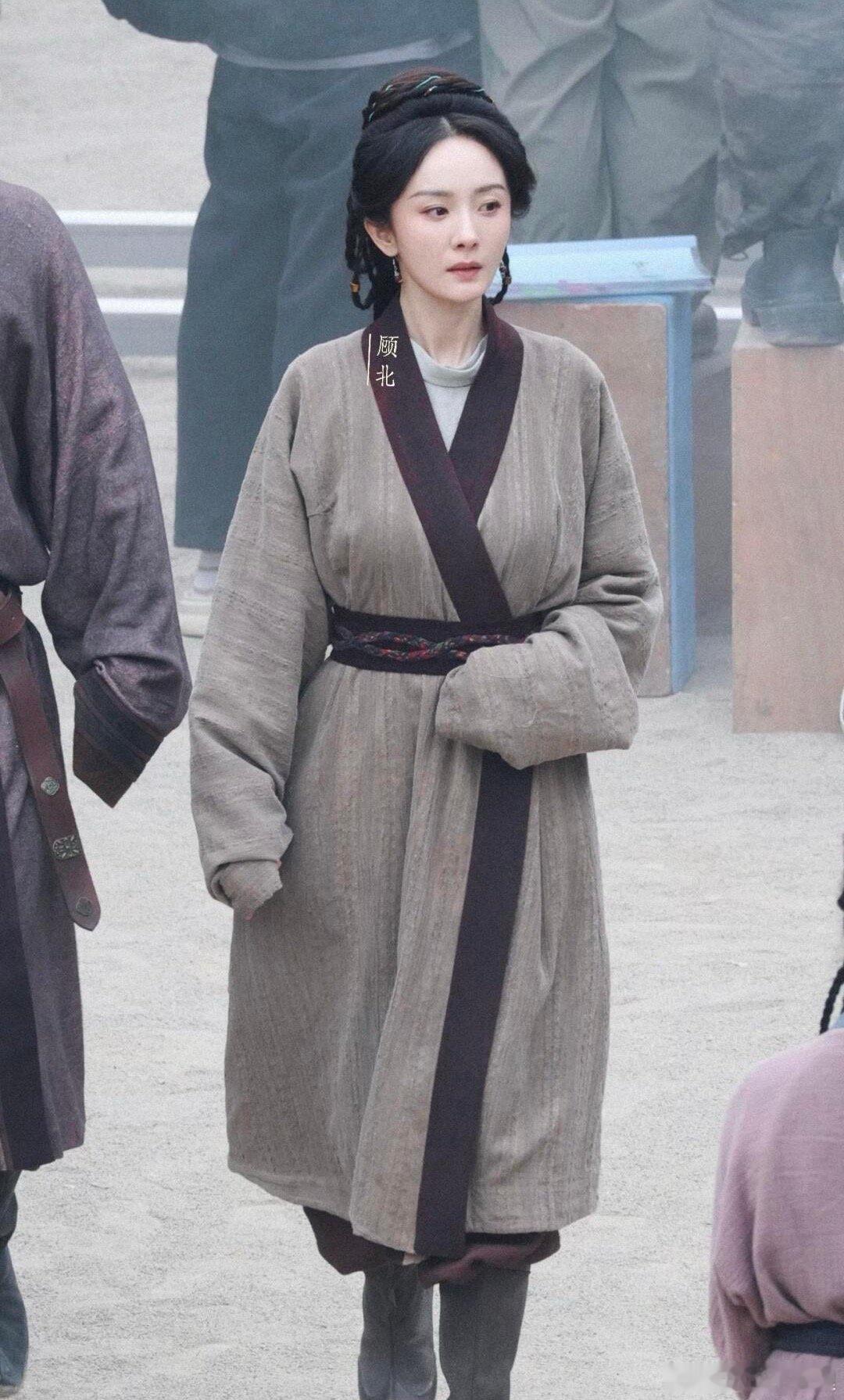 杨幂最本初的美真的仿佛进入那个时空 