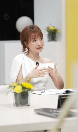 吴昕和夏之光给资本做局资本被吴昕和夏之光姐弟整服了，两人在造型上就给老板们亿点点