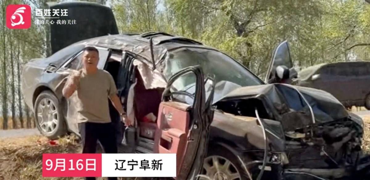 辽宁阜新，一车主把劳斯莱斯借给朋友接亲，结果半道上撞树上了，车头都烂了，修车得几