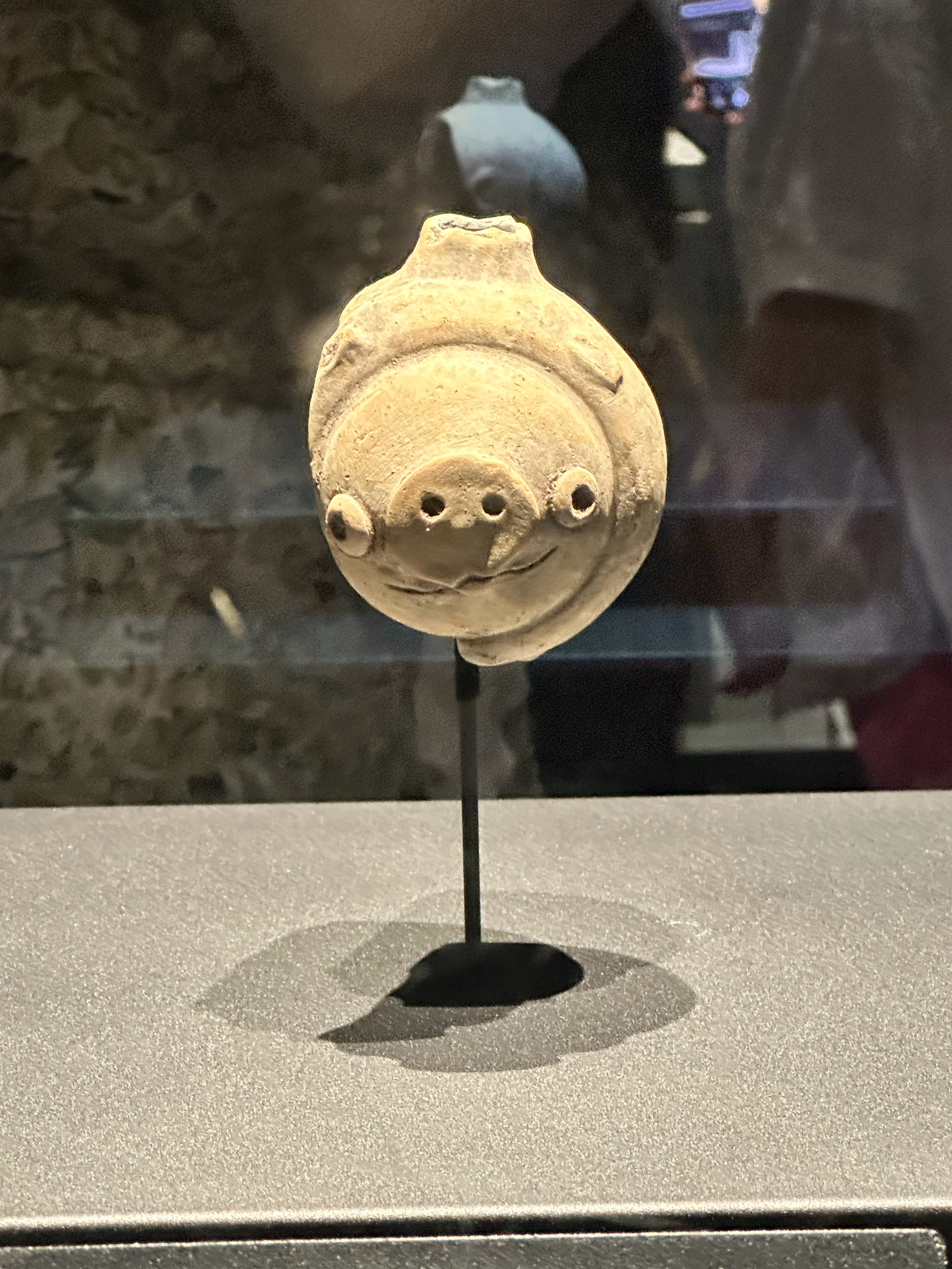 三星堆出土的陶猪，像不像动画片里的… 