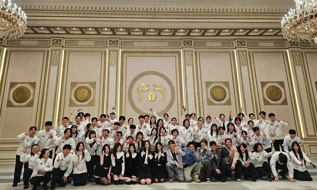 illit cortis冬奥午宴大合照📸cortisILLIT冬奥合照