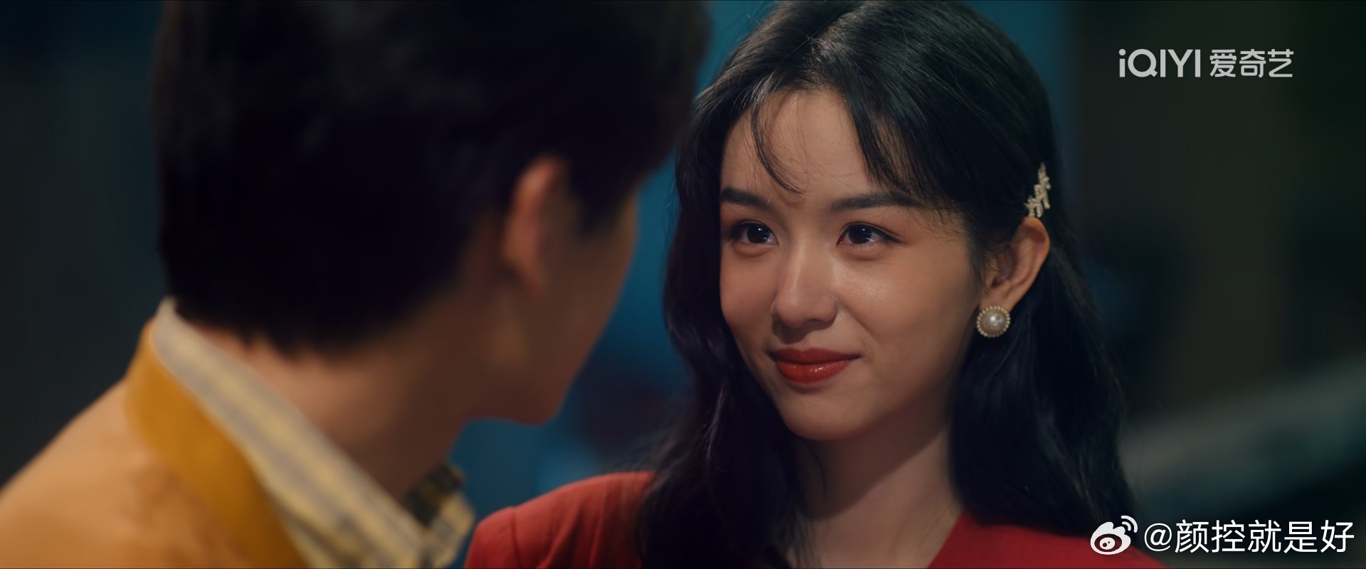 周也翟潇闻吻戏突然发现他们在高考结束之后就开始谈恋爱了，没想到过去了这么多年了，