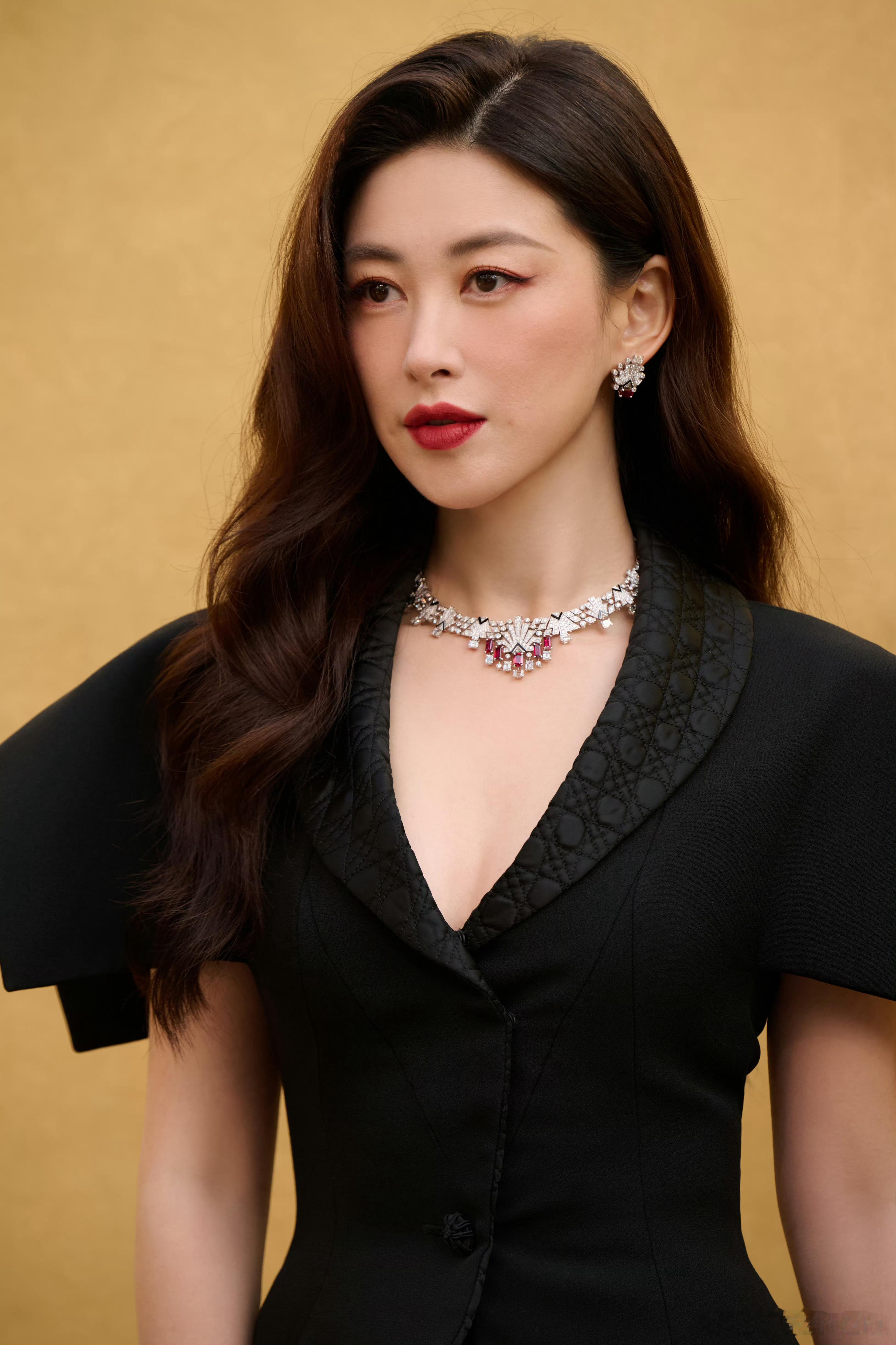 朱珠阿姨 风情万种