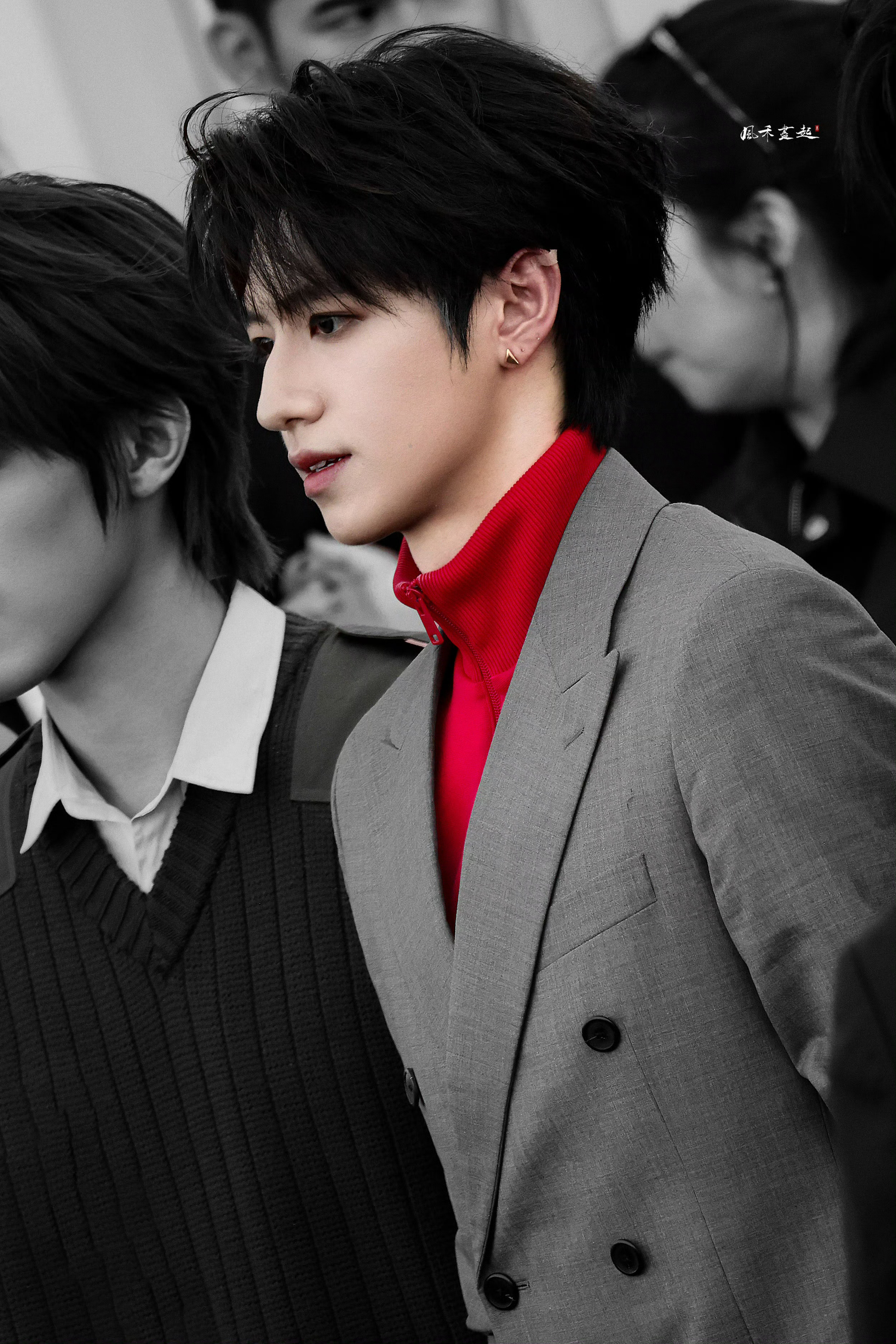 好伟大的一张脸就这么闪耀米兰 朱志鑫太争气咯朱志鑫Prada米兰时装周