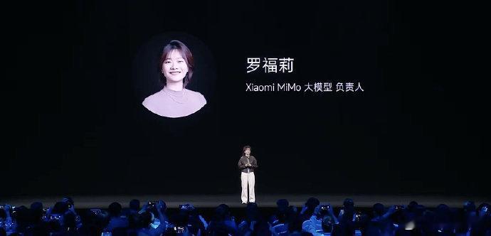 小米天才少女罗福莉首次登场 交作业了，在今天的小米“人车家全生态”合作伙伴大会上