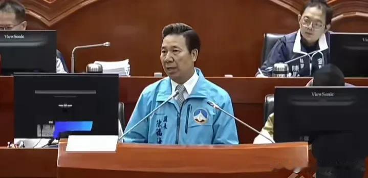 陈福海    金门乡亲支持厦金大桥

近期，金门县议员吴佩雯在一次质询中，质问金