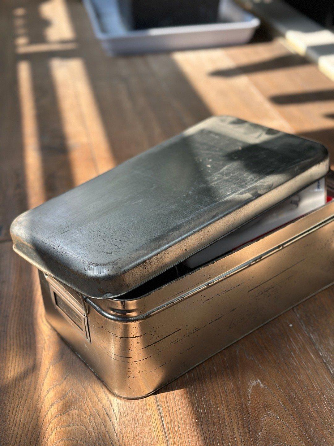 明天再带爸妈出去转转，大年初一还是老实宅在家里。宅家也无聊啊，随手整理收拾一下书