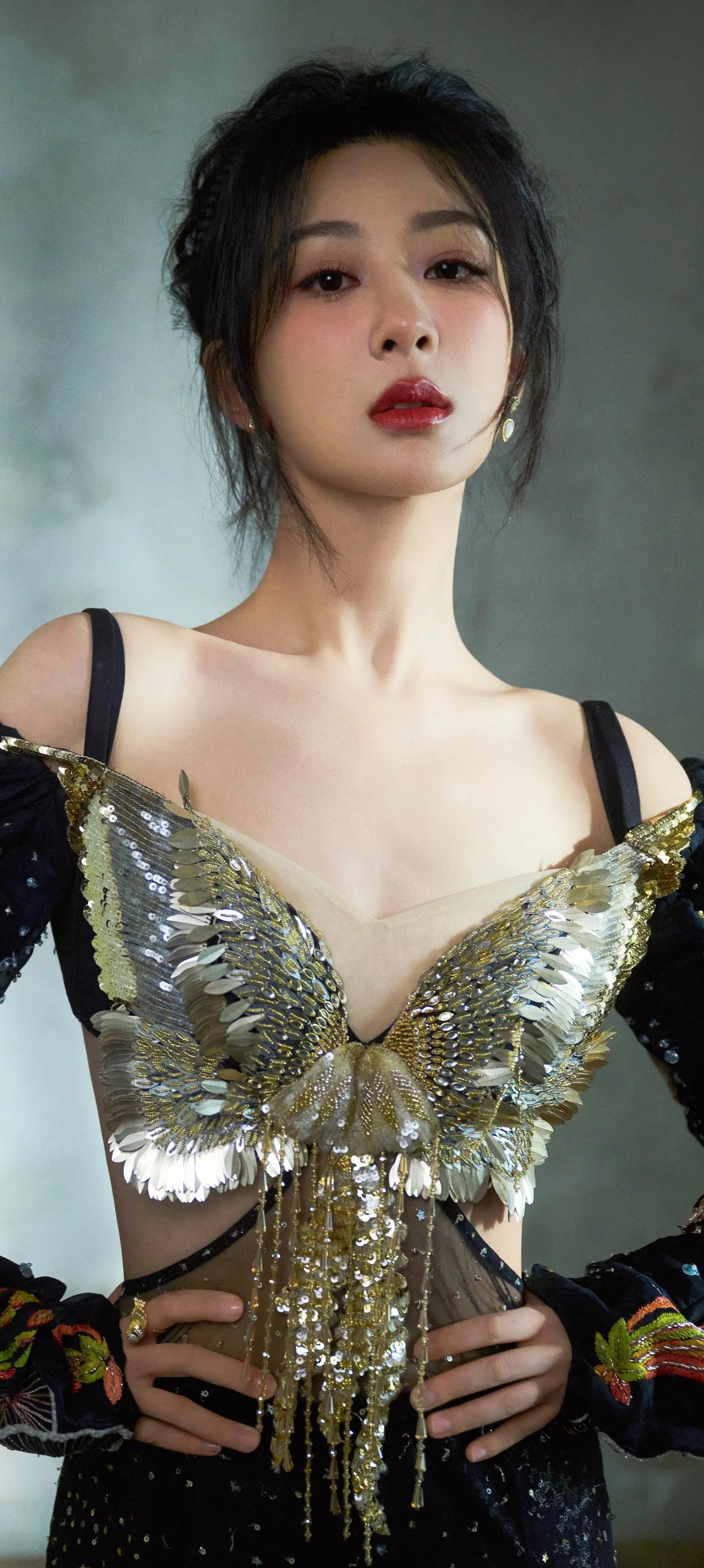 #杨紫# #女明星谁最美# #惊艳女神# #高清美女#
达人推荐女主角唇泥