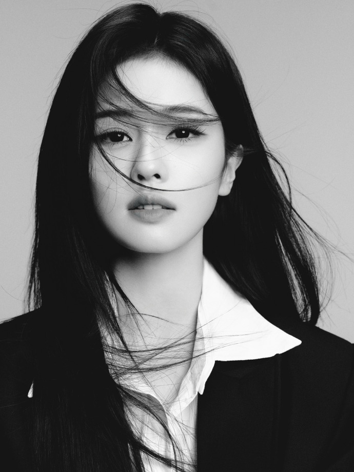 白鹿西装白衬衫好帅白鹿黑西装白衬衫公式照 ​​​这组公式照值得反复刷！白鹿西装白